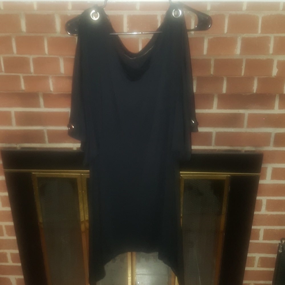 NWOTBlack Metal Grommet Top with Slit Sleeves